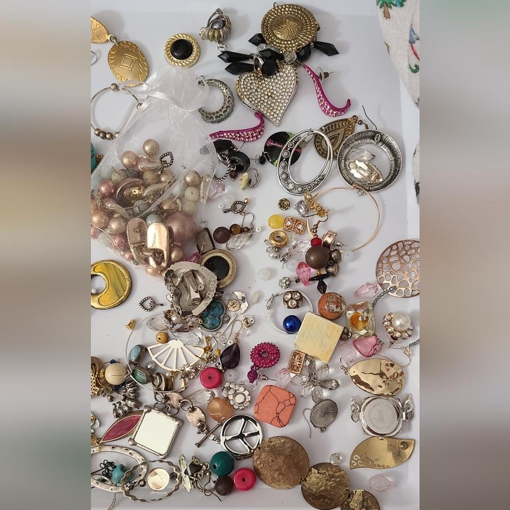 Craft Jewelry Lot Beads Bits Baubles Estate TONS Great pieces Pendants Charms - Picture 5 of 16